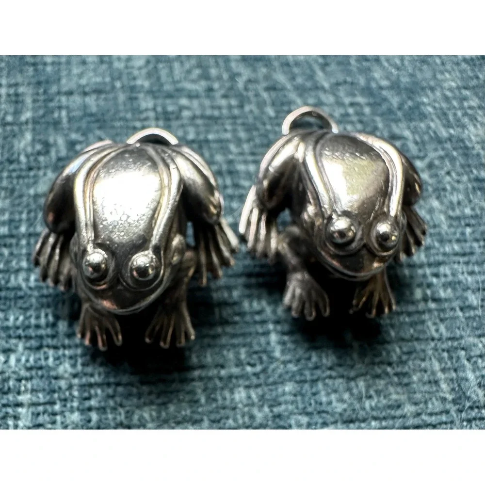 Kieselstein-Cord 1990 Sterling Silver Frog Omega Back Post Earrings Vintage - Picture 1 of 5